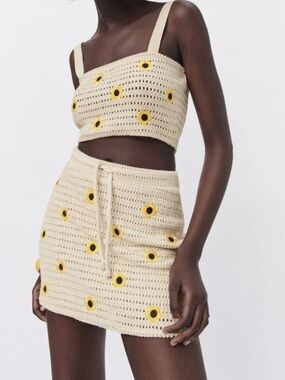 ZARA Crochet Embroidered Floral Sunflower Mini Skirt | Size M | Lined Boho